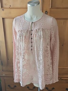 Shyanne Floral Lace Blouse Dusty Pink Size Small